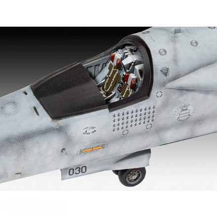 ماکت هواپیما REVELL Ef مدل 111a Raven Model Aircraft